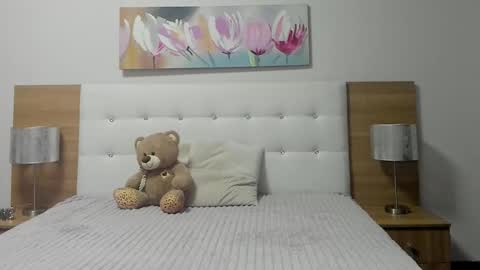 Sophia online show from September 21, 2025, 4:14 am