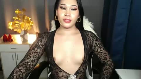 STWEET LINA online show from February 7, 2025, 5:18 pm