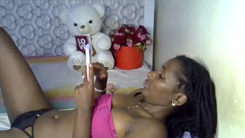 lovelytin online show from February 15, 2026, 9:22 pm