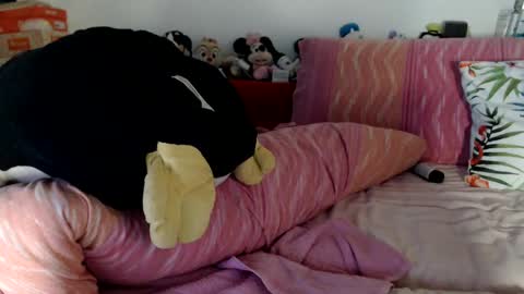 lovelywoman22 online show from March 1, 2025, 5:42 am