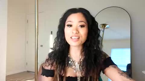 lovelyxmacii online show from March 2, 2026, 1:30 am