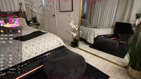 Scarlett online show from February 21, 2025, 1:55 pm