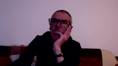 lovepvcearly50s online show from October 25, 2025, 4:24 pm