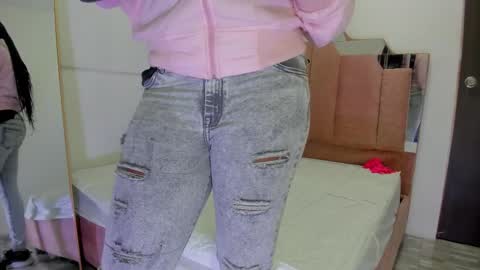 L O V E  online show from February 9, 2025, 11:47 am