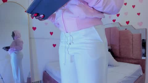 L O V E  online show from February 20, 2025, 11:53 am