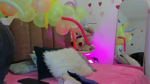 L O V E  online show from March 3, 2025, 11:55 am