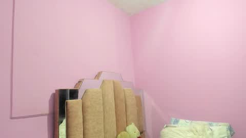 L O V E  online show from September 9, 2025, 11:43 am