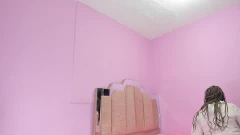 L O V E  online show from September 11, 2025, 11:32 am