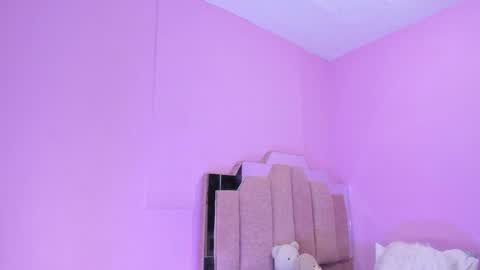 L O V E  online show from September 12, 2025, 11:32 am