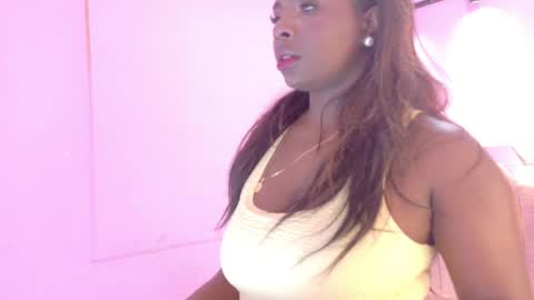 Snapshot of lovequeen02 chatting on April 28, 2026, 11:37 am L O V E online show from April 28, 2026, 11:37 am