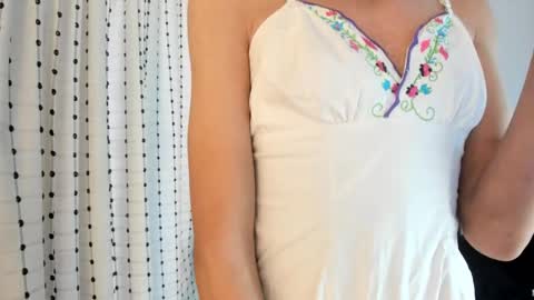 loverisu online show from September 20, 2025, 8:10 pm