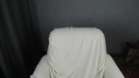 lovers613228 online show from February 5, 2025, 10:33 pm