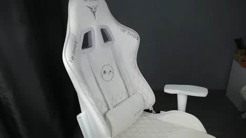 lovers613228 online show from October 11, 2025, 6:39 pm