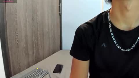 Lovers Clover X online show from October 31, 2025, 12:55 am