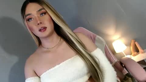 lovers moon22 online show from December 15, 2024, 4:29 am