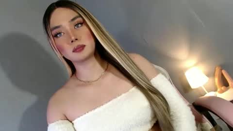 lovers moon22 online show from December 15, 2024, 10:37 pm