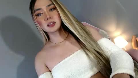 lovers moon22 online show from December 16, 2024, 4:45 am