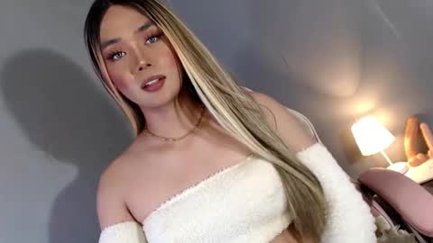 lovers moon22 online show from January 6, 2025, 1:42 am