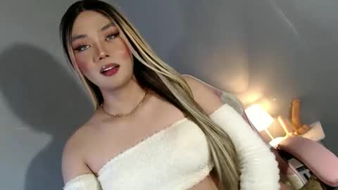 lovers moon22 online show from January 12, 2025, 9:51 pm