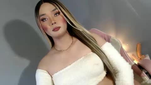 lovers moon22 online show from January 13, 2025, 1:17 pm