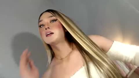 lovers moon22 online show from January 18, 2025, 2:47 am