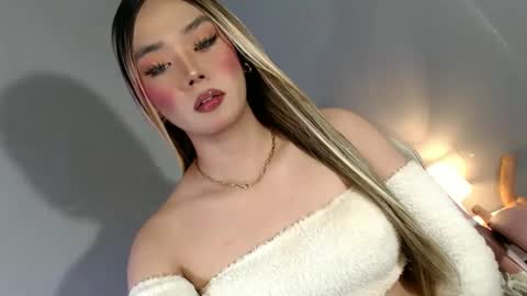 lovers moon22 online show from January 26, 2025, 9:51 pm