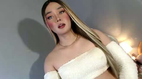 lovers moon22 online show from January 28, 2025, 10:12 pm