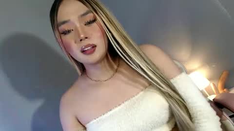 lovers moon22 online show from February 2, 2025, 2:17 am