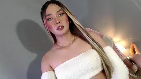 lovers moon22 online show from February 13, 2025, 3:50 am