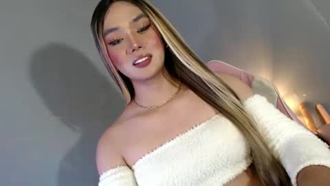 lovers moon22 online show from February 14, 2025, 3:22 am