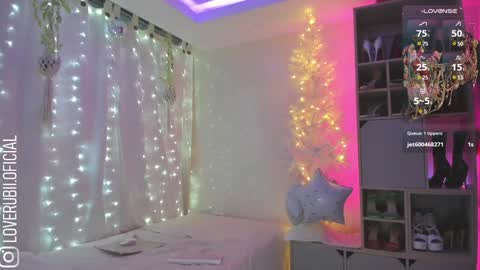 loverubii online show from December 18, 2024, 10:57 pm