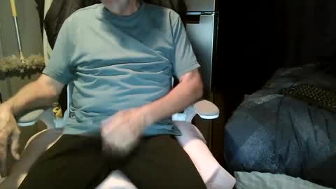 just here to have fun and cum online show from October 9, 2025, 10:46 am