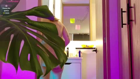 LovesKingdom online show from February 9, 2026, 2:21 pm