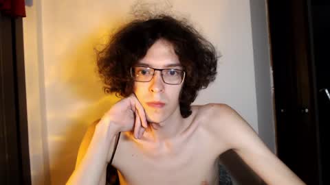 LovesomeCookie online show from May 3, 2026, 3:40 pm