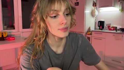 lovesstation online show from January 28, 2025, 3:04 pm