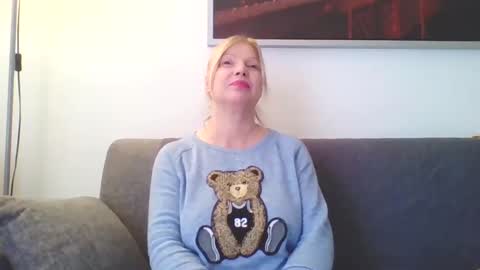 Marlyn online show from December 10, 2024, 2:06 pm