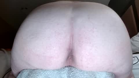 lovesurass2 online show from January 14, 2026, 6:41 am