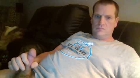 lovetocum37 online show from February 3, 2026, 4:54 am