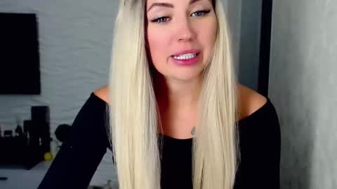 Rosie  online show from February 9, 2025, 3:45 pm