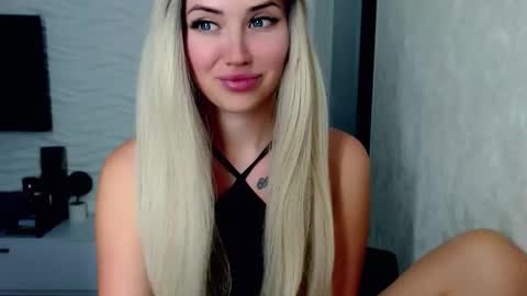 Rosie  online show from March 13, 2026, 11:28 am