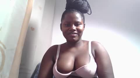 Snapshot of lovie_paula chatting on October 1, 2025, 2:01 pm lovie_paula online show from October 1, 2025, 2:01 pm