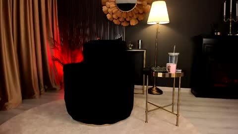 Nora online show from April 19, 2026, 4:01 am