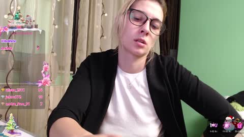 Antonia online show from December 4, 2024, 10:24 am