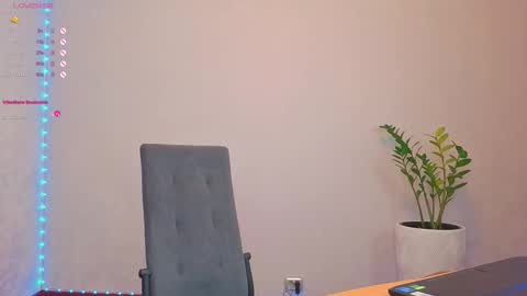 Vikkkk  online show from September 19, 2025, 11:22 am