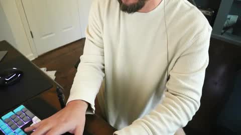 Lee online show from December 2, 2024, 2:08 pm