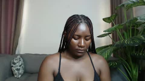 loyalcutie online show from January 13, 2025, 4:39 am