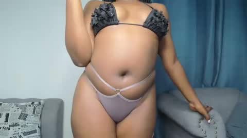 loyalcutie online show from November 15, 2025, 4:43 am