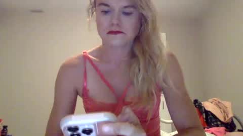 Snapshot of lpbrat chatting on June 17, 2026, 12:24 am lpbrat online show from June 17, 2026, 12:24 am
