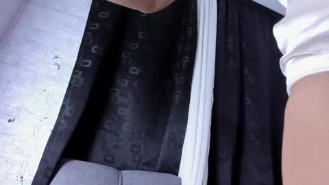 Lucia online show from March 10, 2025, 4:07 am