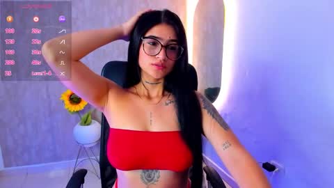 Luana online show from September 12, 2025, 1:11 pm